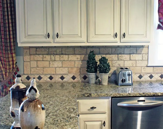 View this Mount Juliet customer’s kitchen cabinet transformation adding a warm modern Tuscan glaze look and switch plate tile match artistry.
